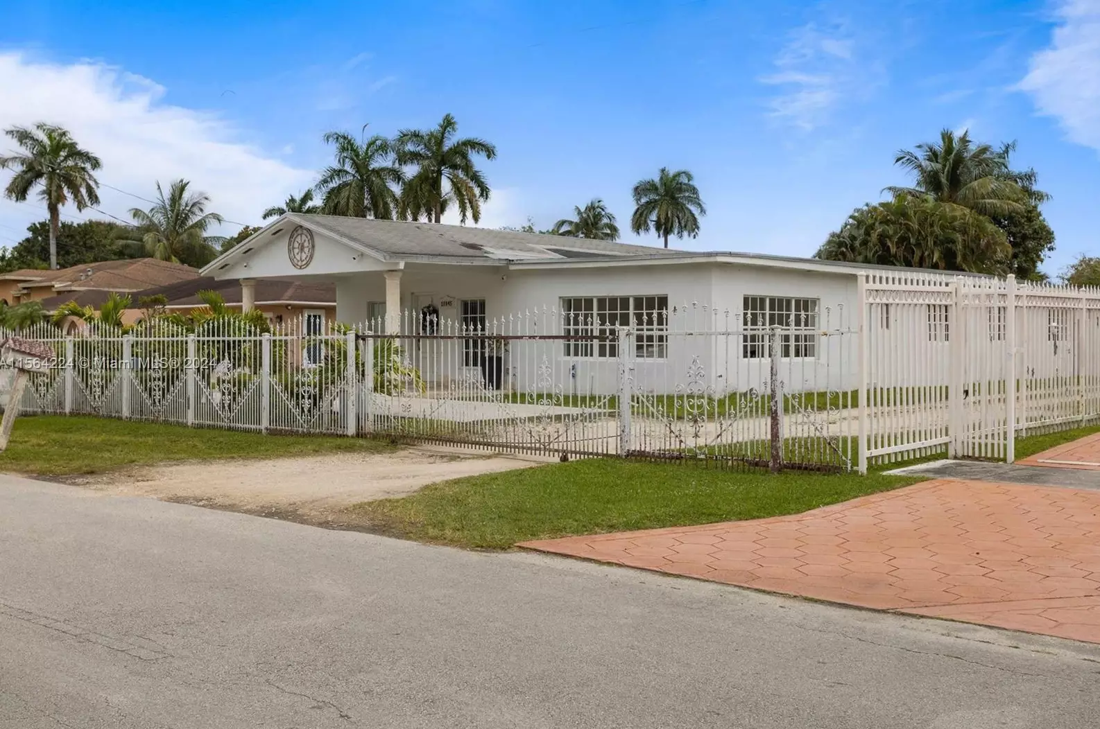 10845 19th Ave, Miami, FL 33167-3803