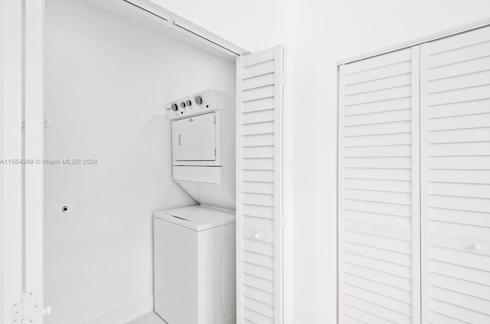 12040 171st Ter, Miami FL  33177-2167 exterior