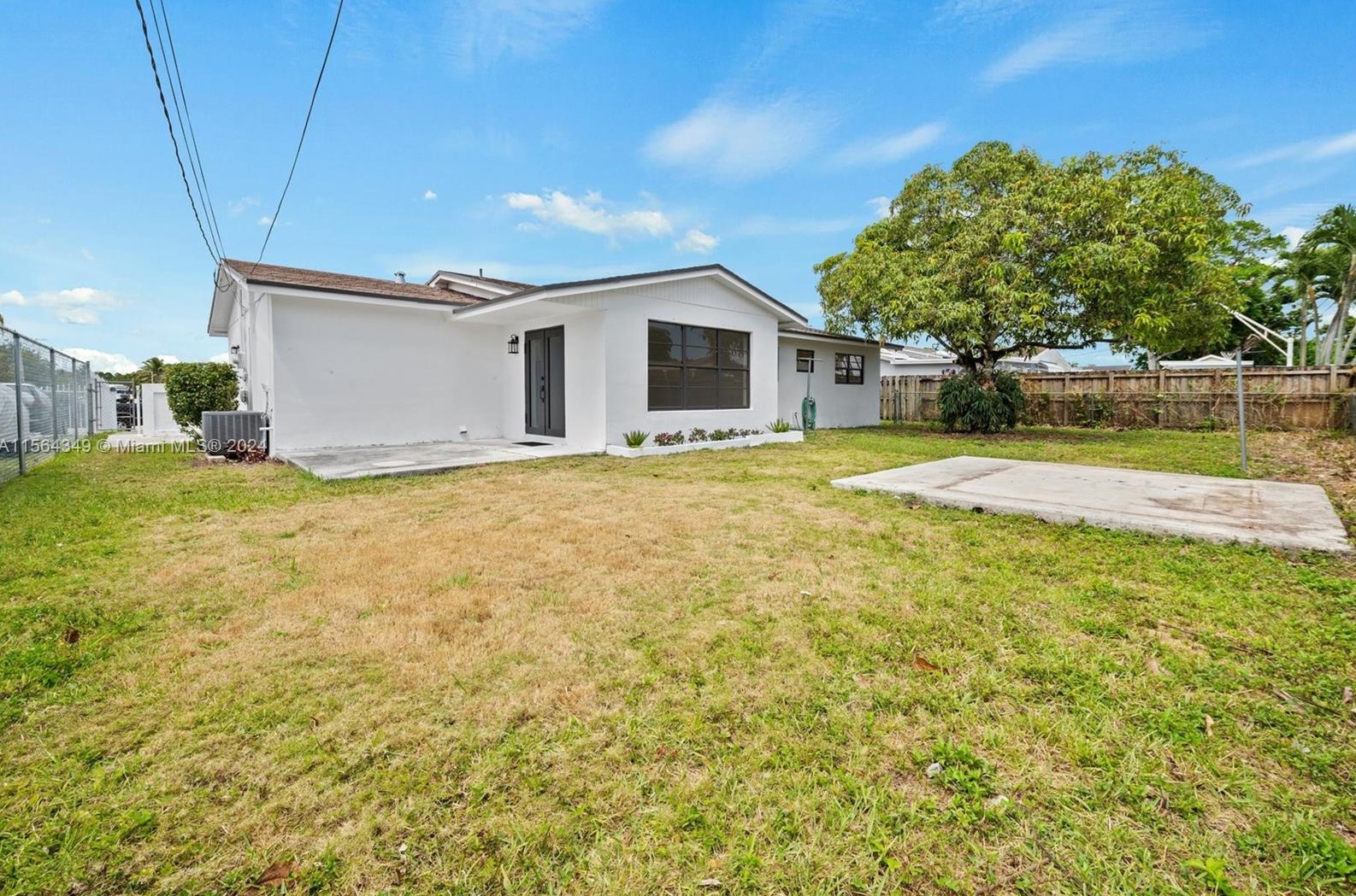 12040 171st Ter, Miami FL  33177-2167 exterior