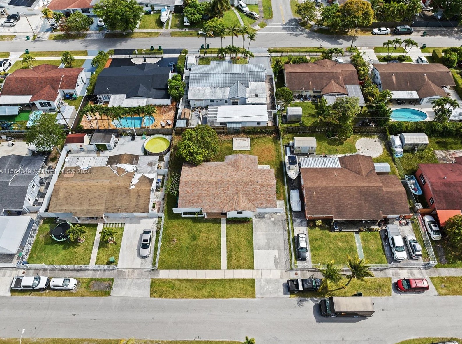 12040 171st Ter, Miami FL  33177-2167 exterior