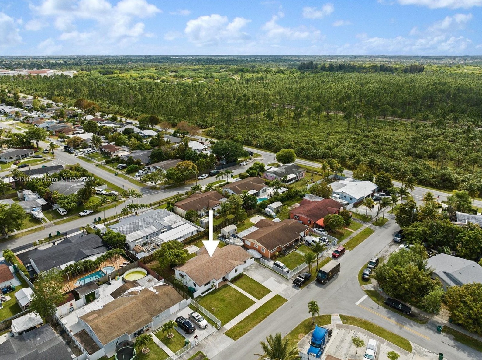 12040 171st Ter, Miami FL  33177-2167 exterior