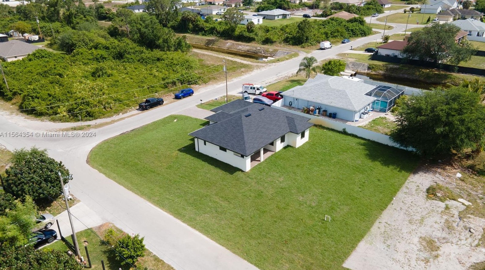 3000 S Sara Ave S, Lehigh Acres, FL 33976