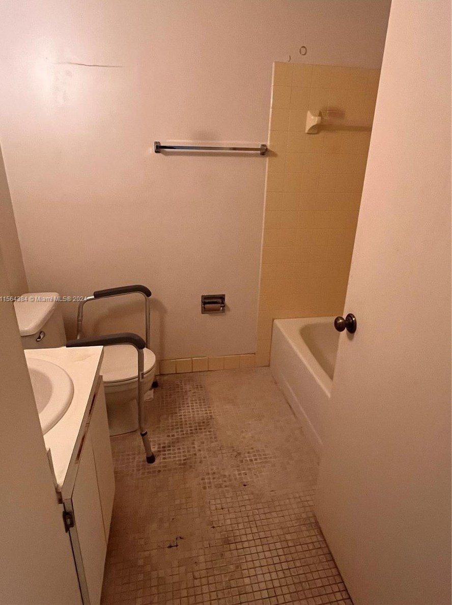 1806 1st Ave, Miami FL  33129-1177 exterior