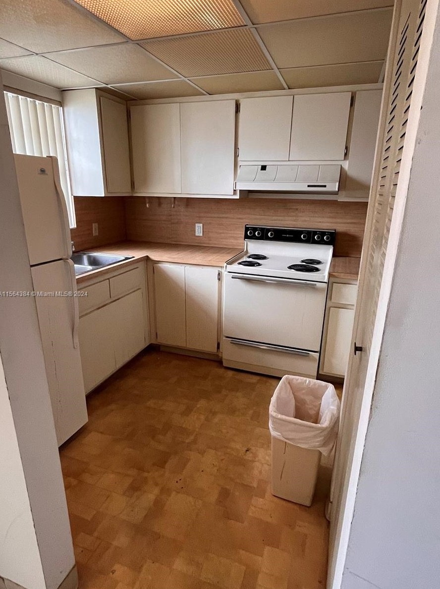 1806 1st Ave, Miami FL  33129-1177 exterior