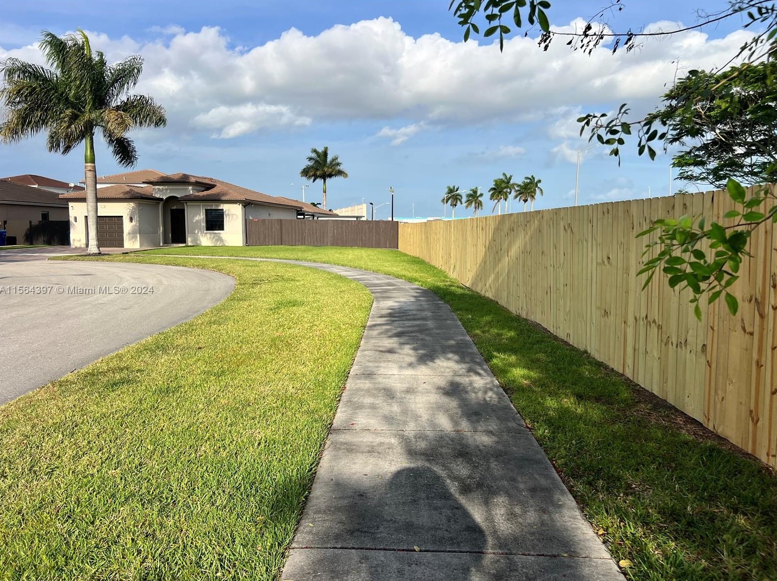 27261 136th Ave, Homestead, FL 33032-1951