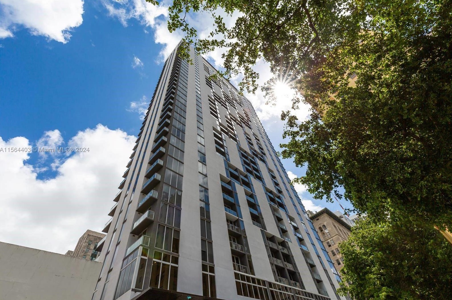 151 1st St, Miami FL 33132-2501 exterior