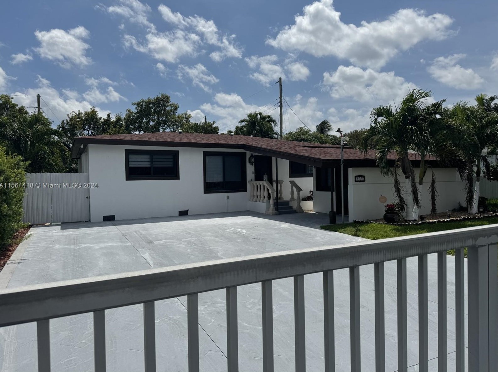 6540 Wiley St, Hollywood, FL 33023
