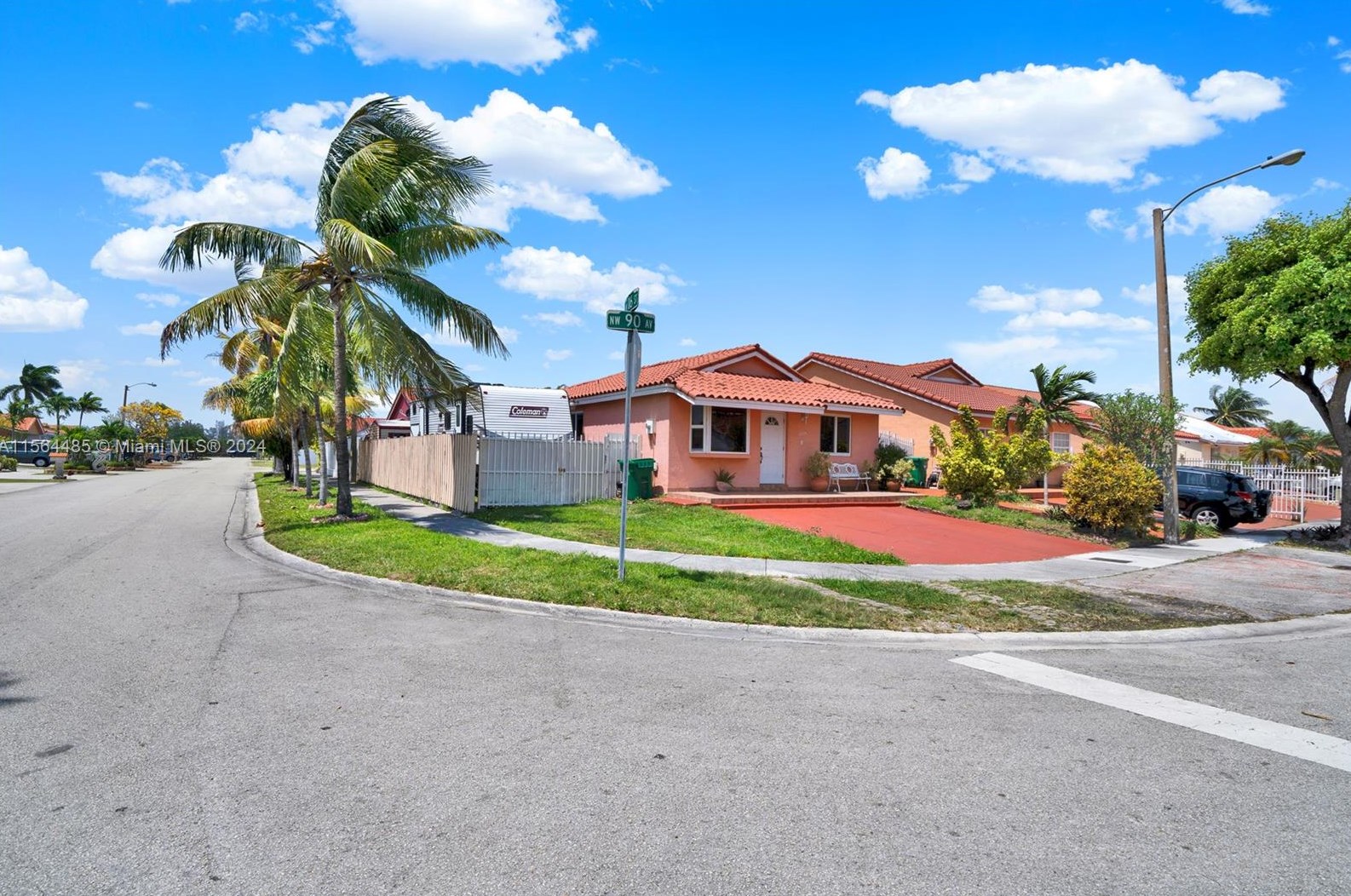11634 Nw 90th Ave, Hialeah, FL 33018