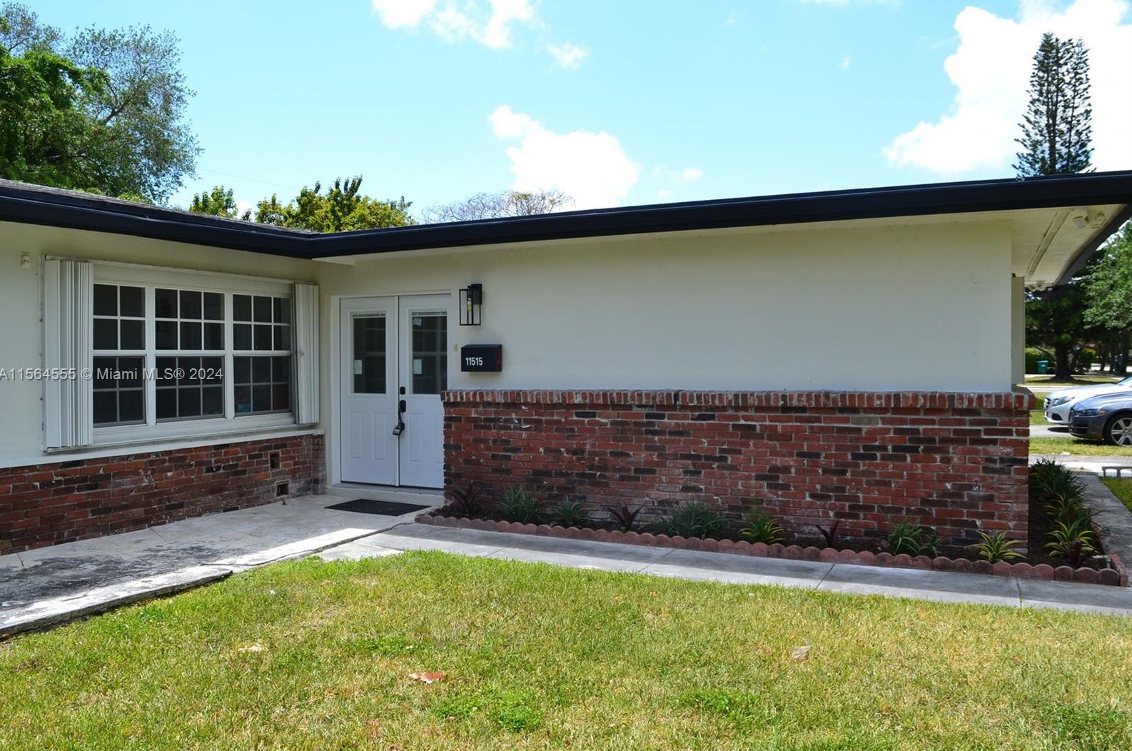 11515 81st Rd, Miami, FL 33156-4414