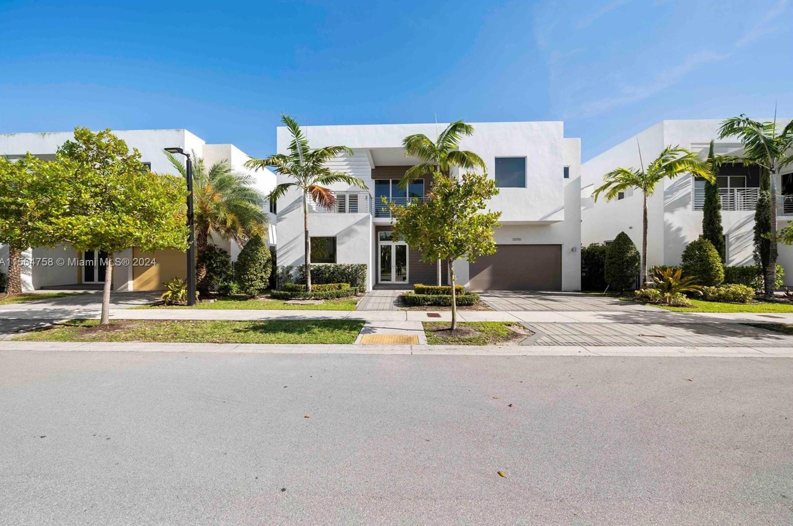 10098 74th Ter, Miami, FL 33178-2947
