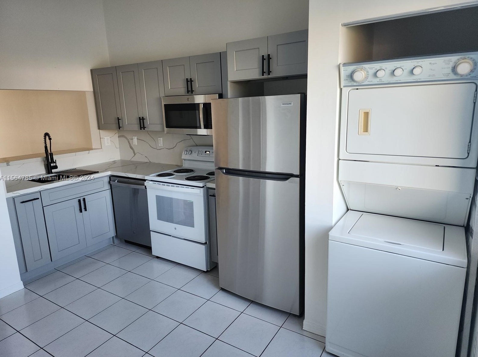 6465 130th Pl, Miami, FL 33183-5611