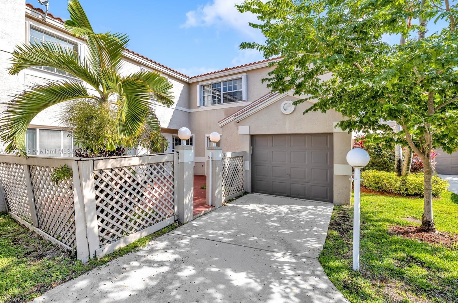 11163 Chandler Dr, Hollywood, FL 33026-4740