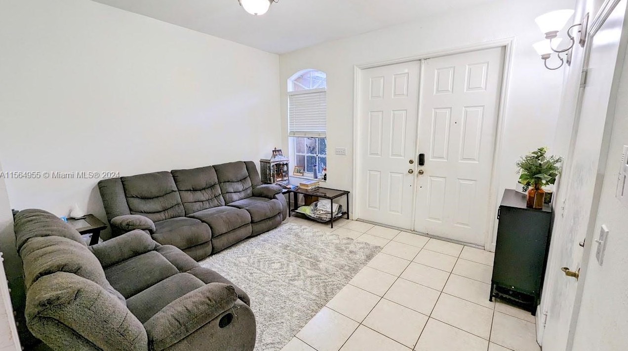8124 119th Path, Miami, FL 33183-4874