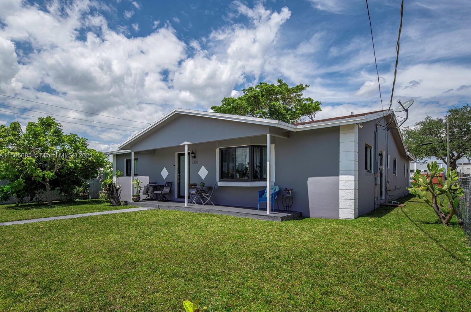 2255 Mcclellan St, Hollywood, FL 33020