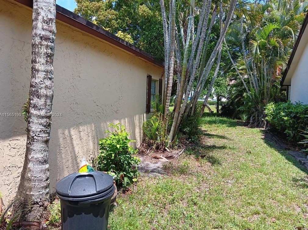 5177 Rose Hill Dr, Boynton Beach FL  33437-1307 exterior