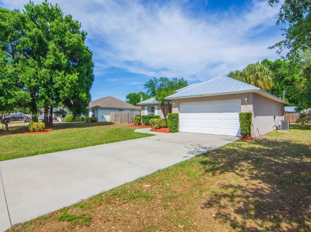 2236 16th Ave, Vero Beach, FL 32960-3405