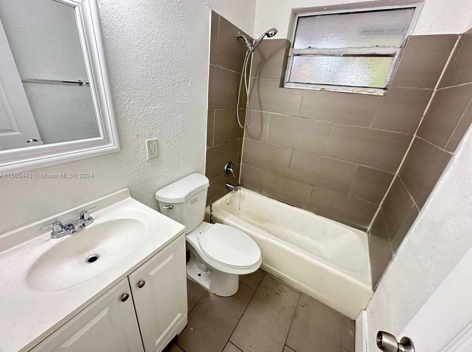 110 Sw 7th Ave #1-2, Dania Beach, FL 33004