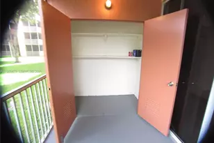 8363 Lake Dr, Doral, FL 33166 - Photo 10