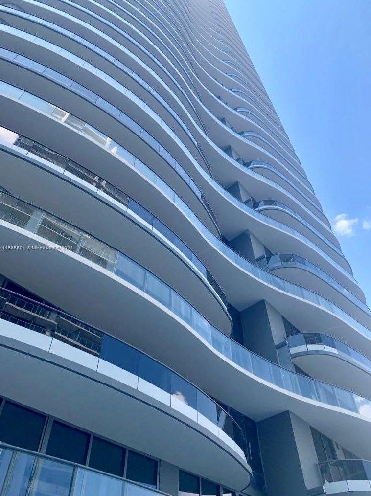 1000 Brickell Plaza #4907, Miami, FL 33131
