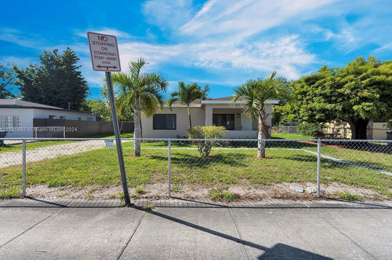 2320 95th St, Miami, FL 33147-2416