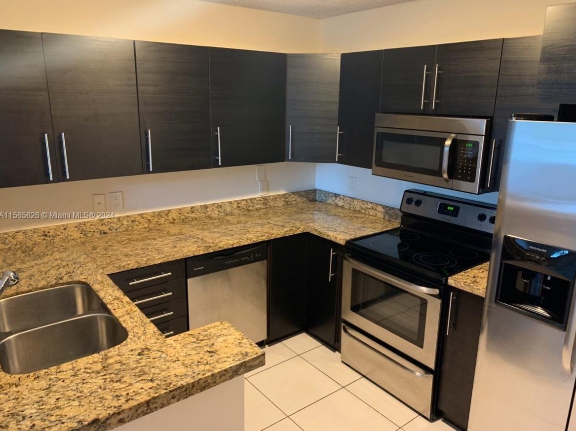 2011 Renaissance Blvd #208, Hollywood, FL 33025