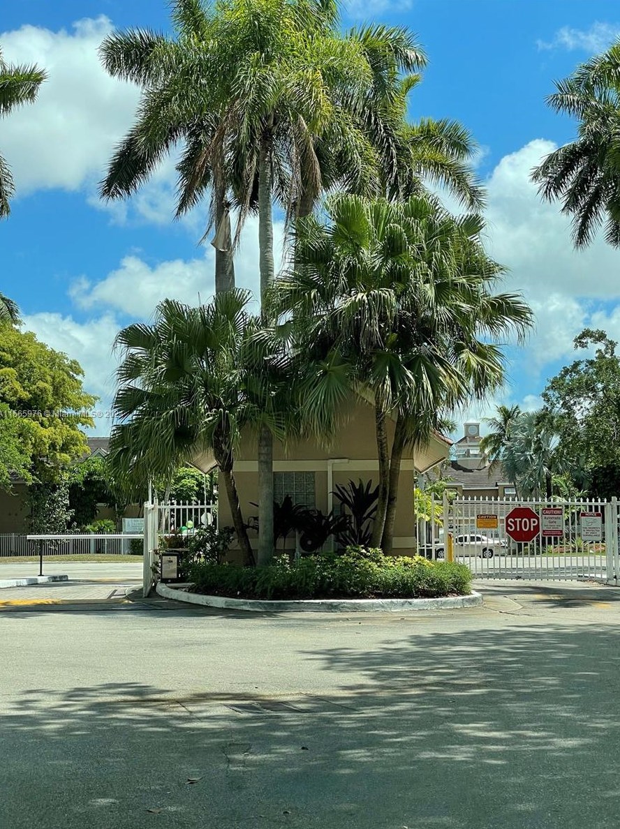 10521 158th Ct, Miami FL 33196-4555 exterior