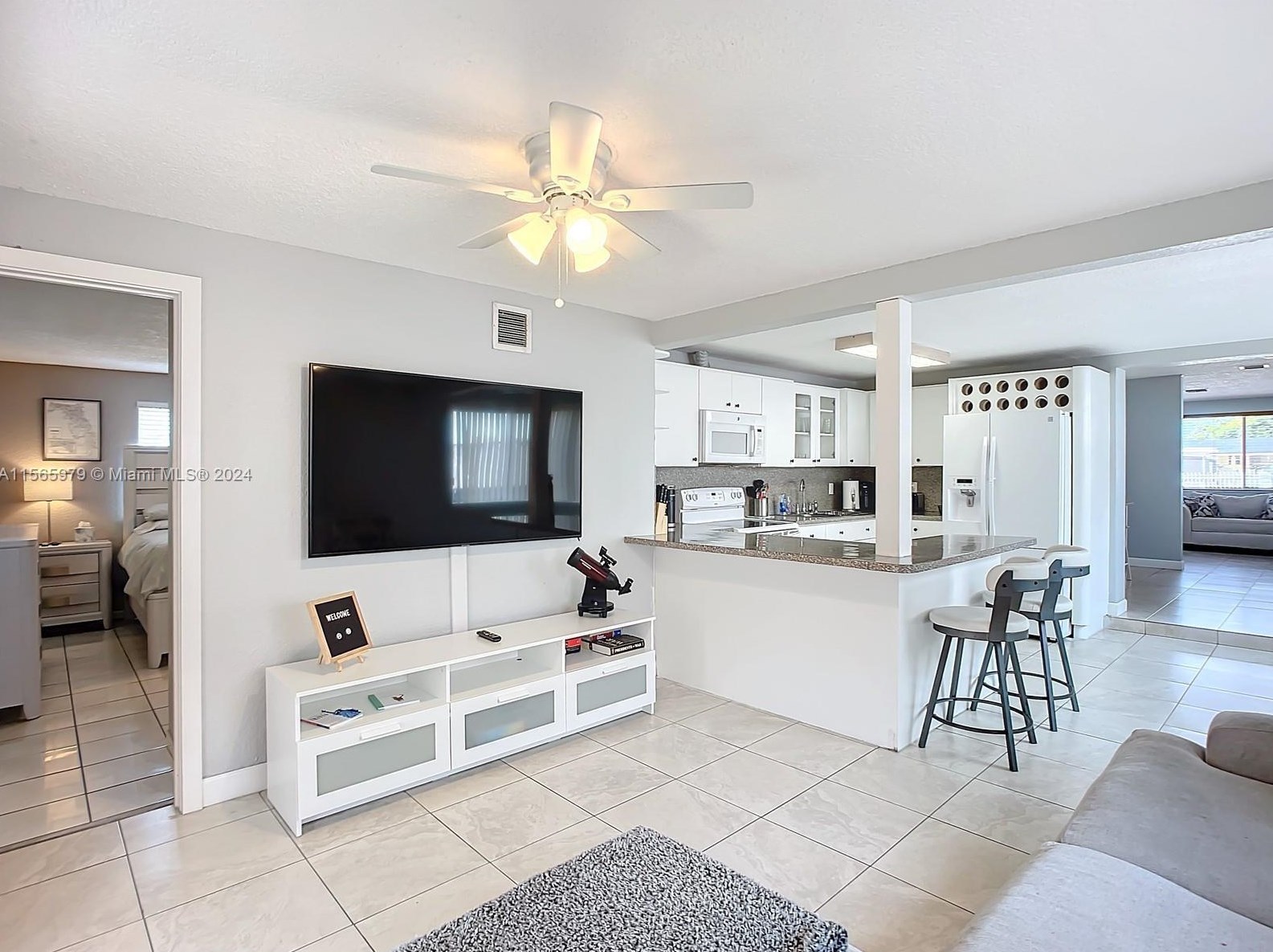 4351 8th Ln, Hialeah FL  33013-2421 exterior