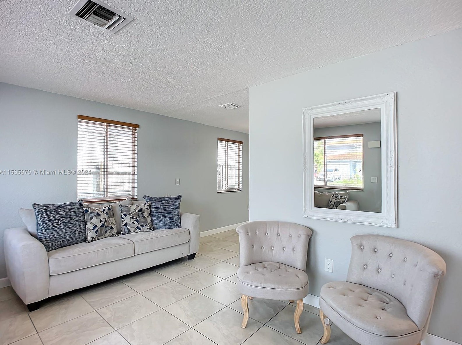 4351 8th Ln, Hialeah FL  33013-2421 exterior