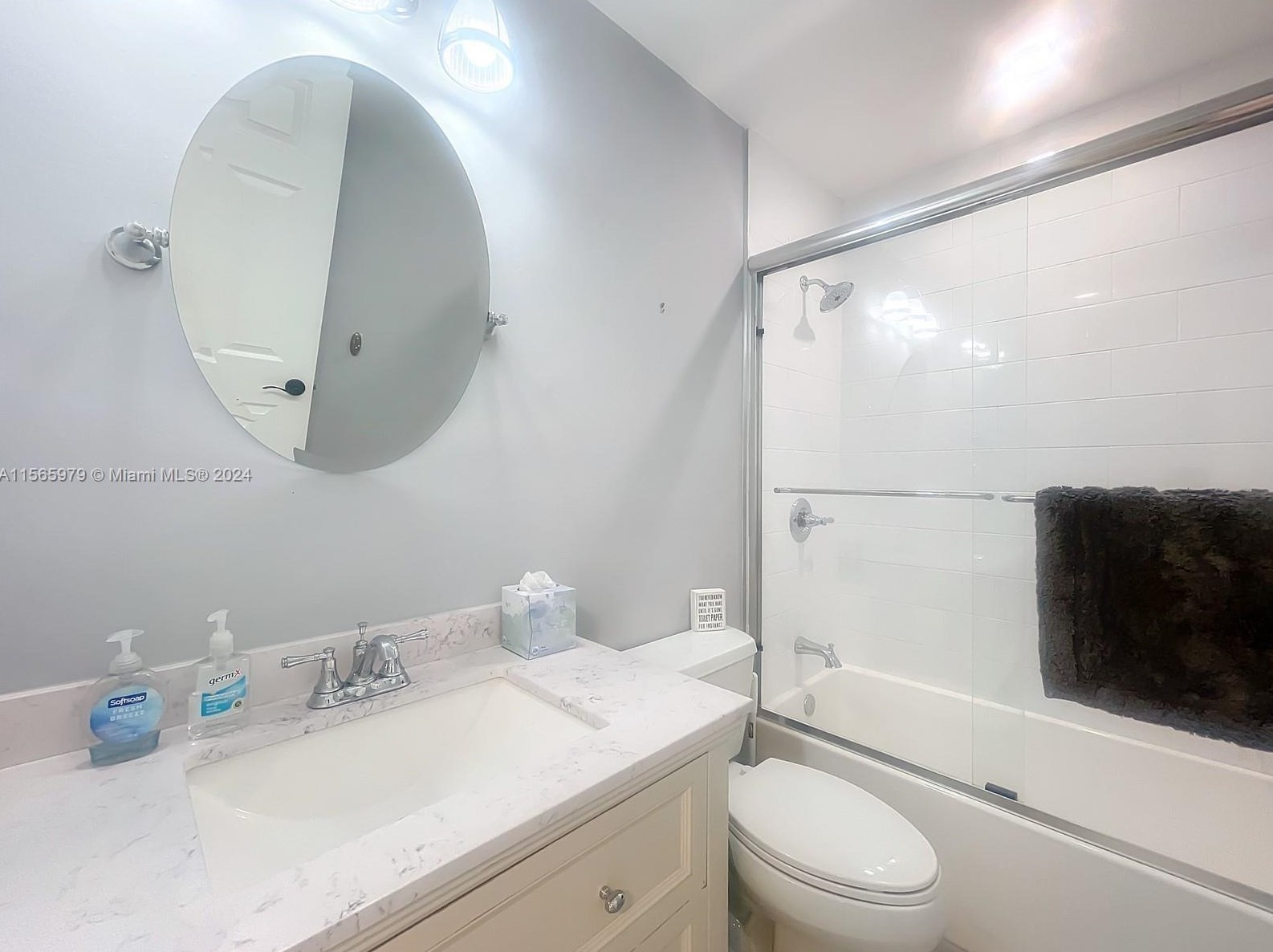 4351 8th Ln, Hialeah FL  33013-2421 exterior