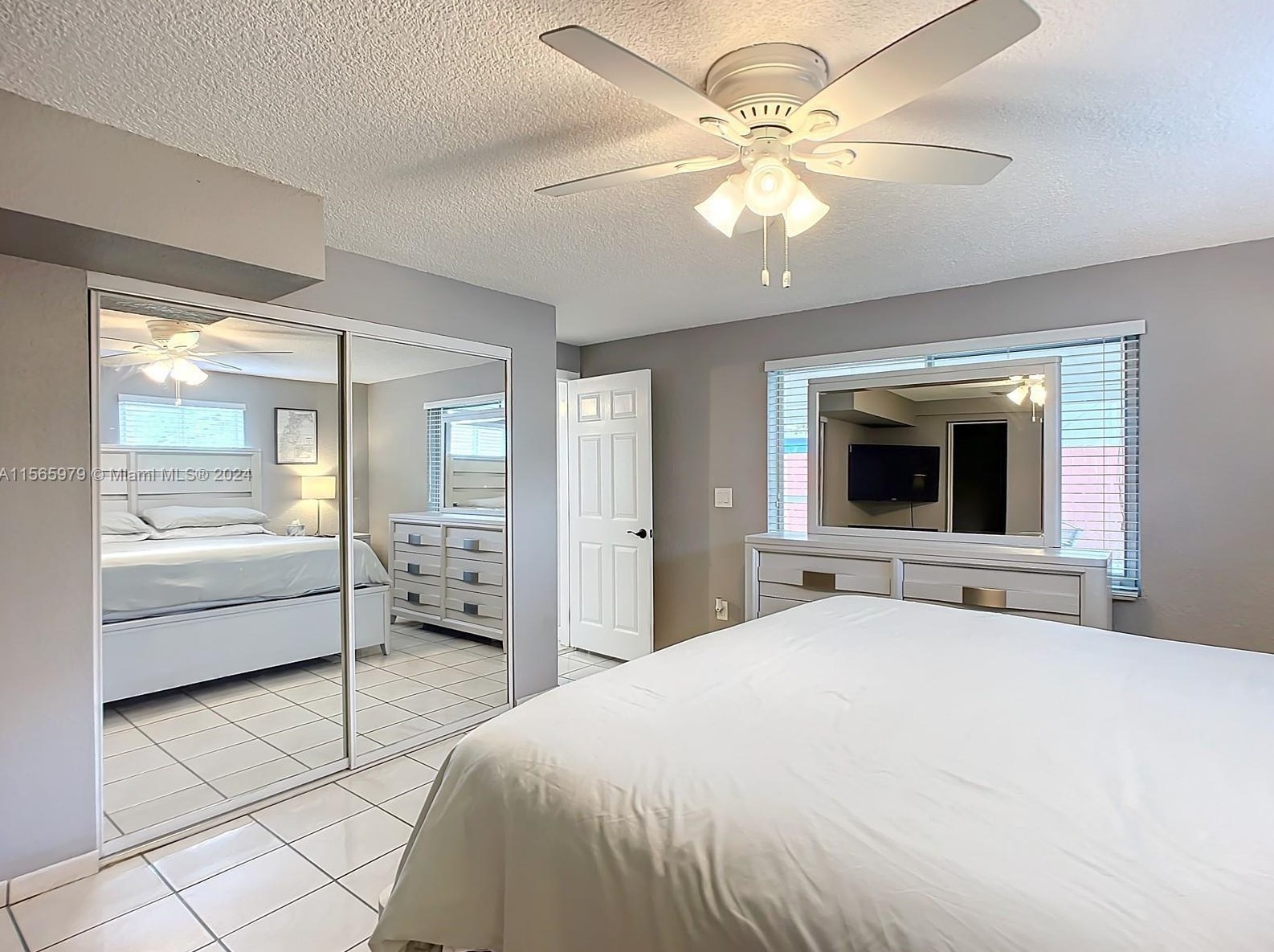 4351 8th Ln, Hialeah FL  33013-2421 exterior