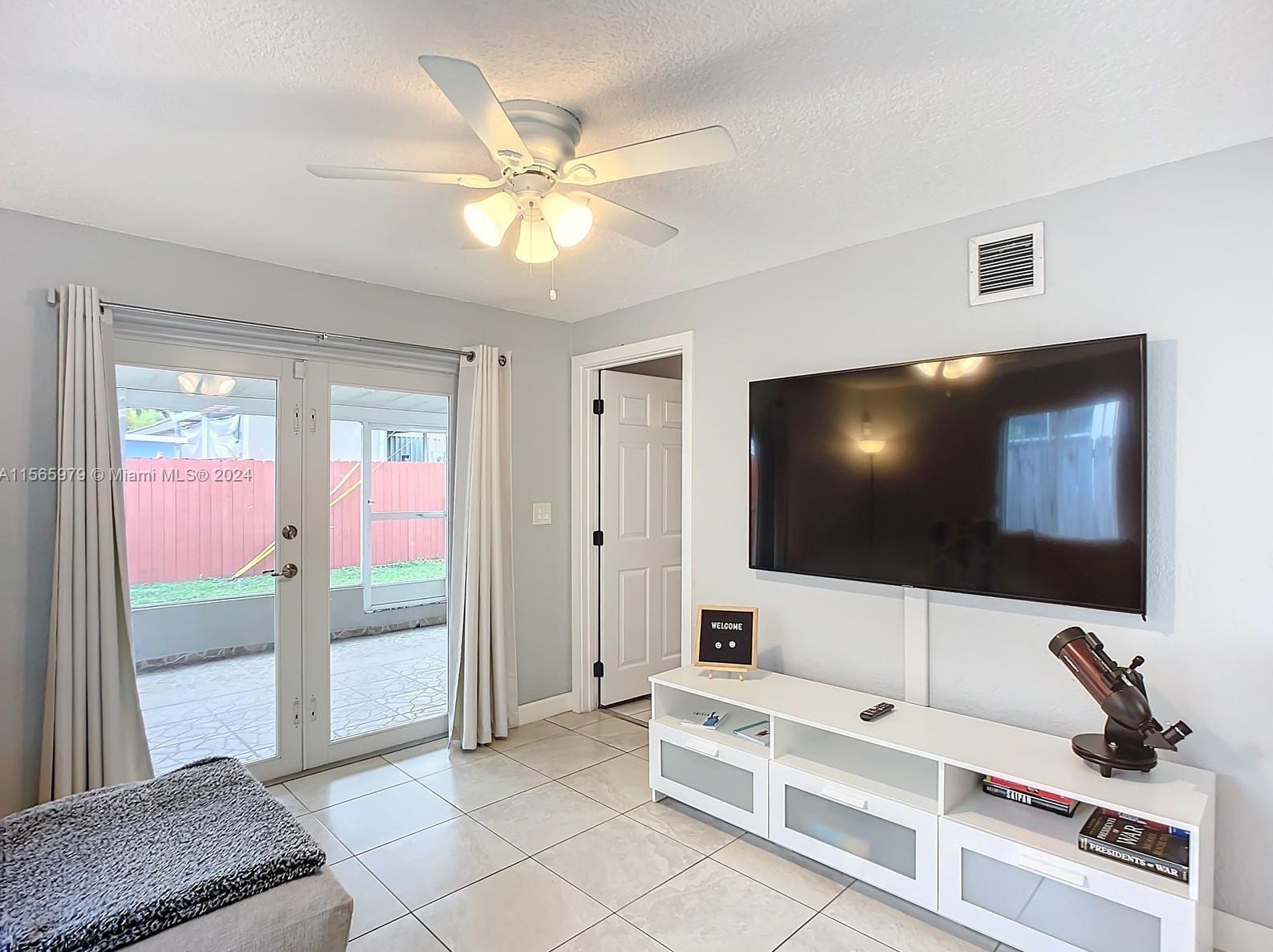 4351 8th Ln, Hialeah FL  33013-2421 exterior