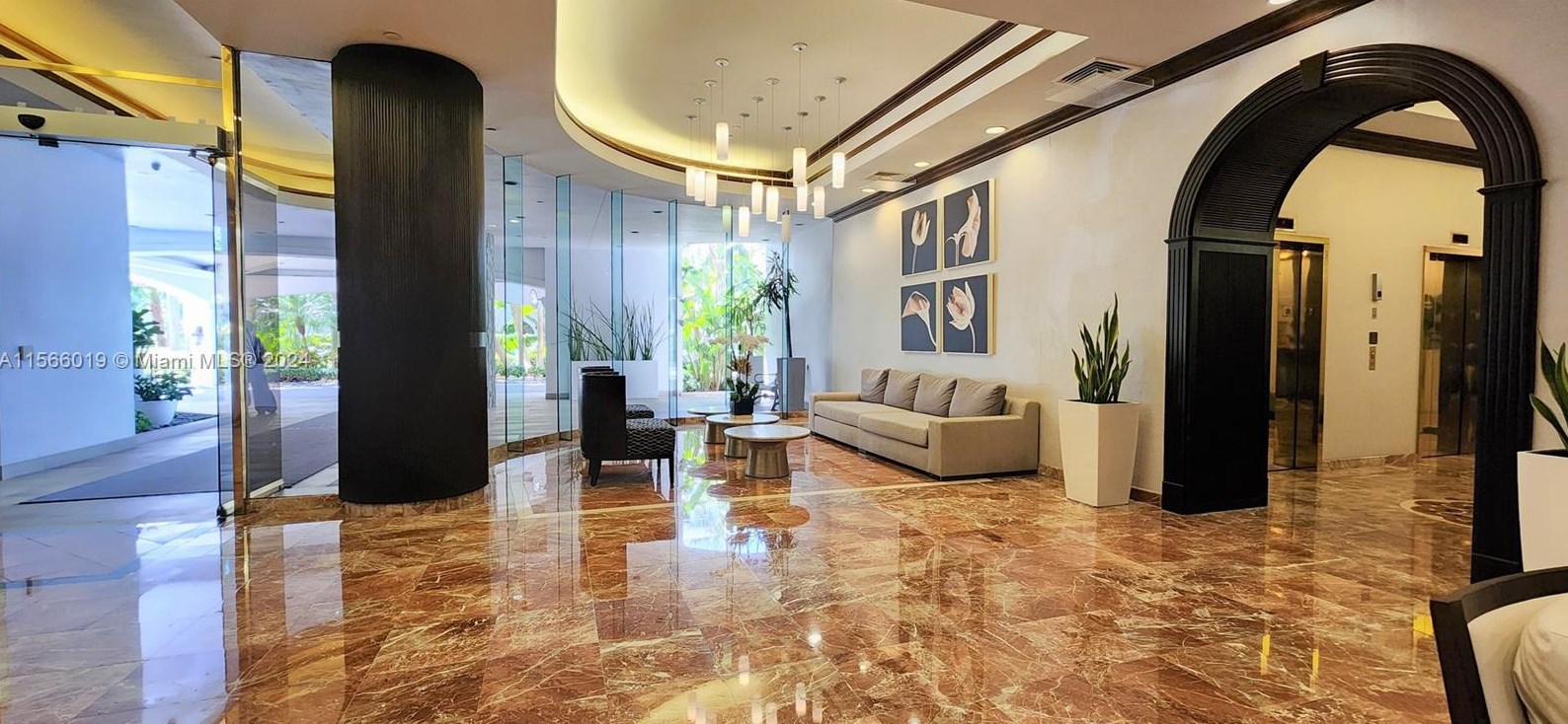 3610 Yacht Club Dr, Miami FL 33180-3500 exterior