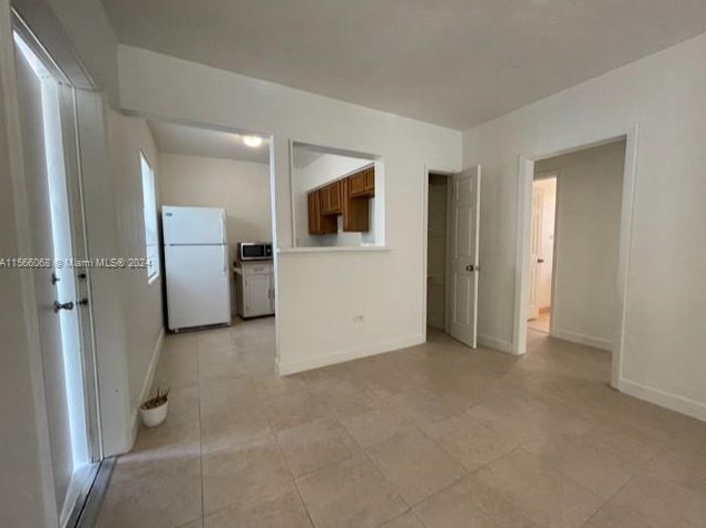 7885 Crespi Blvd, Miami FL 33141-1119 exterior