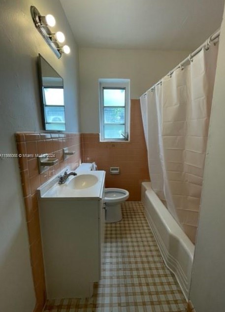 7885 Crespi Blvd, Miami FL 33141-1119 exterior