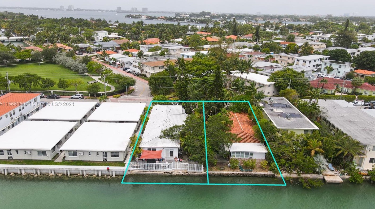 7885 Crespi Blvd, Miami FL 33141-1119 exterior