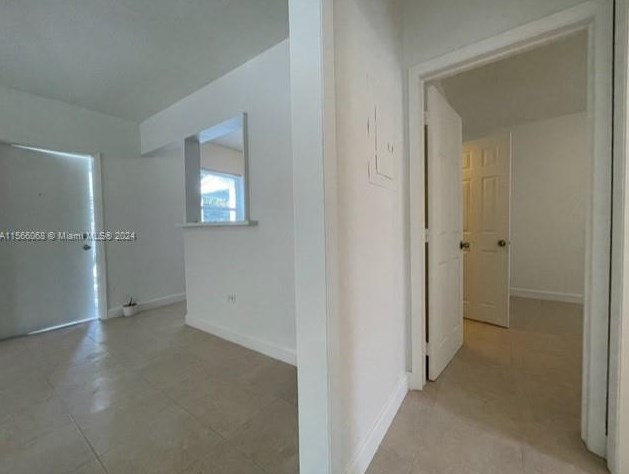 7885 Crespi Blvd, Miami FL 33141-1119 exterior