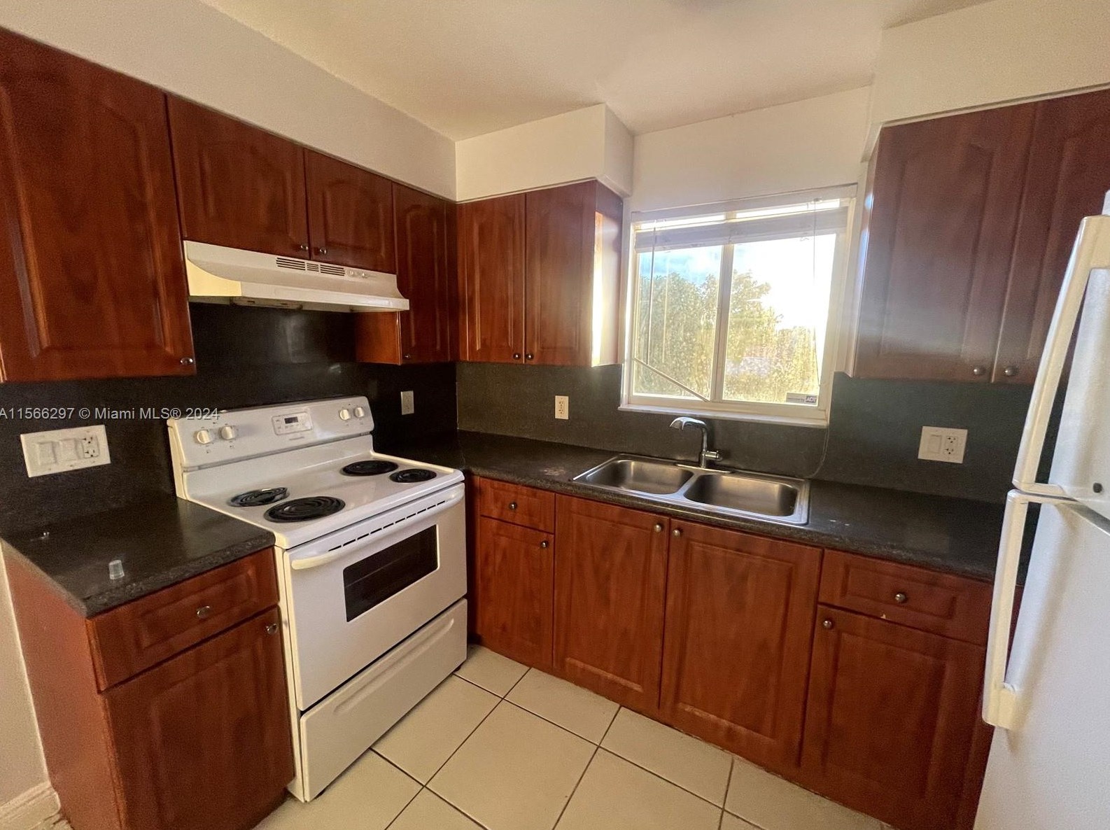 1453 Sw 3rd St #305, Miami, FL 33135