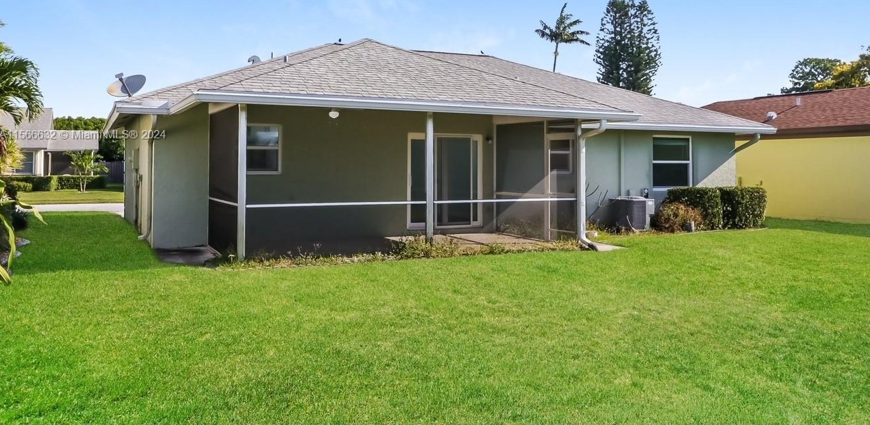 132 Stillwater Cir, Jupiter FL  33458-7324 exterior