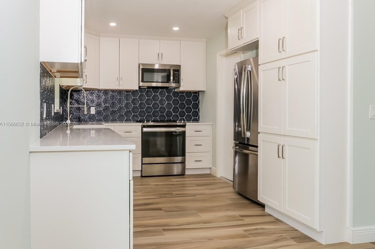 132 Stillwater Cir, Jupiter FL  33458-7324 exterior