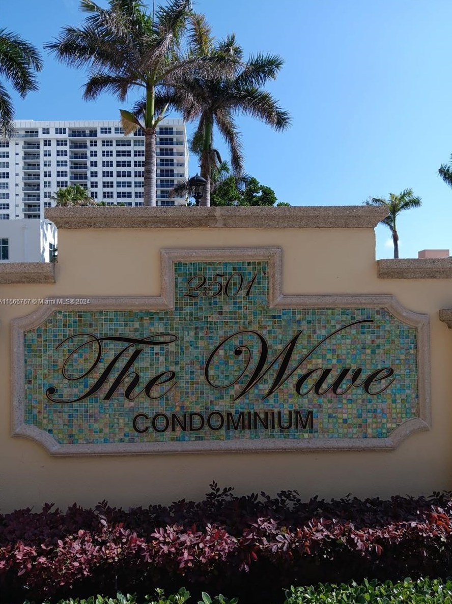 2501 Ocean Dr, Hollywood FL  33019-2699 exterior