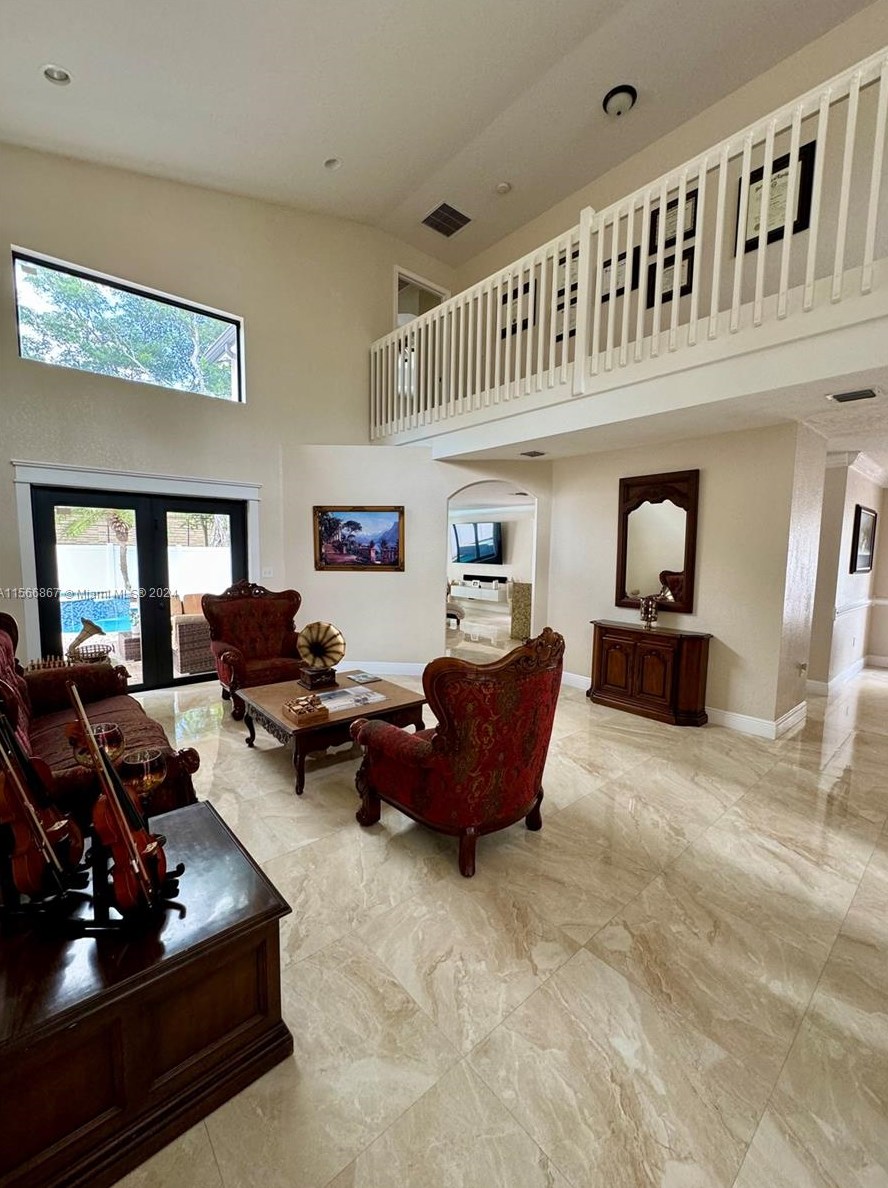 12701 Sw 42nd St, Hollywood, FL 33027