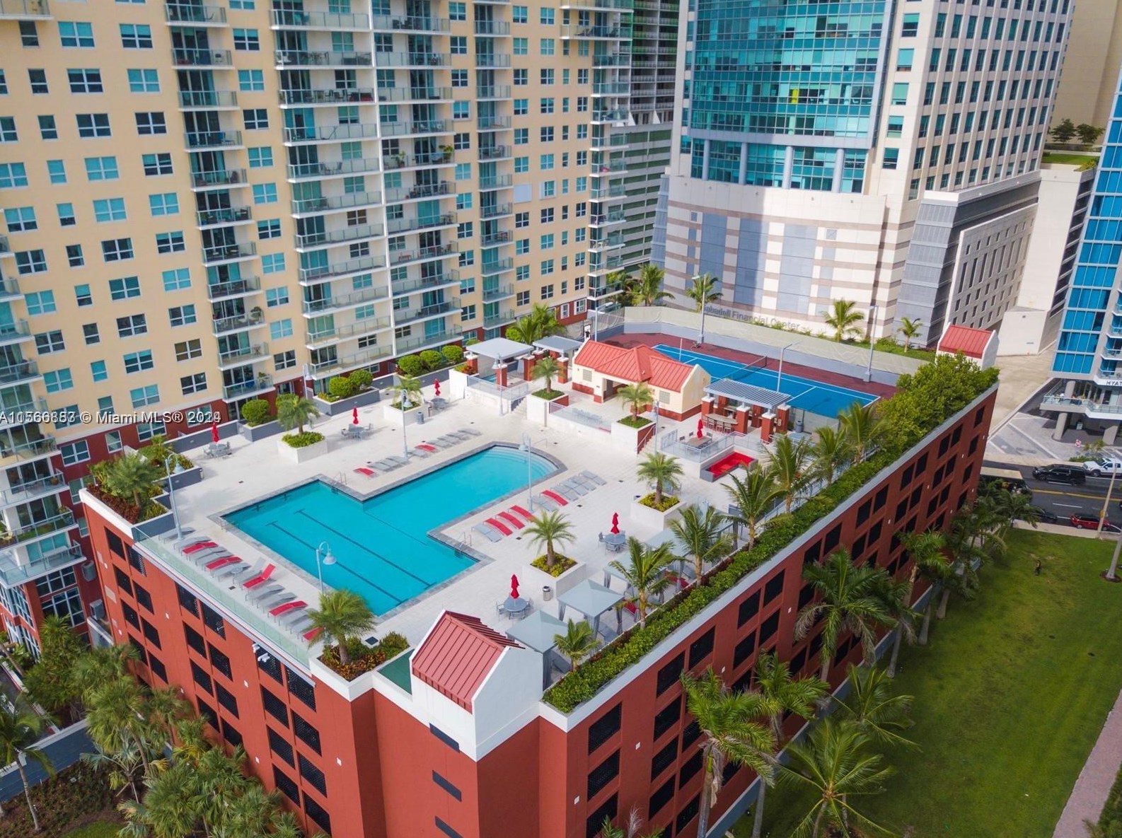 1155 Brickell Bay Dr, Miami FL  33131-2983 exterior