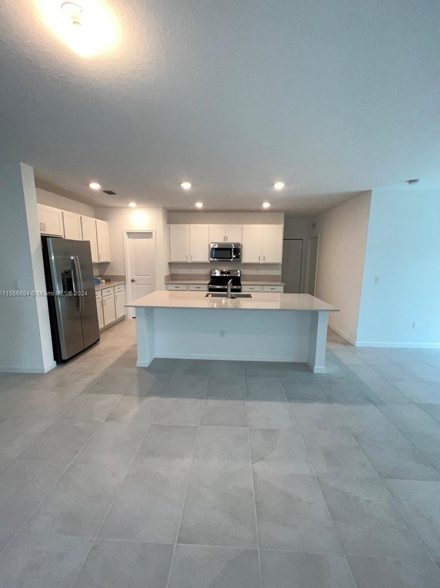 725 Worlington Ln, Fort Pierce, FL 34947