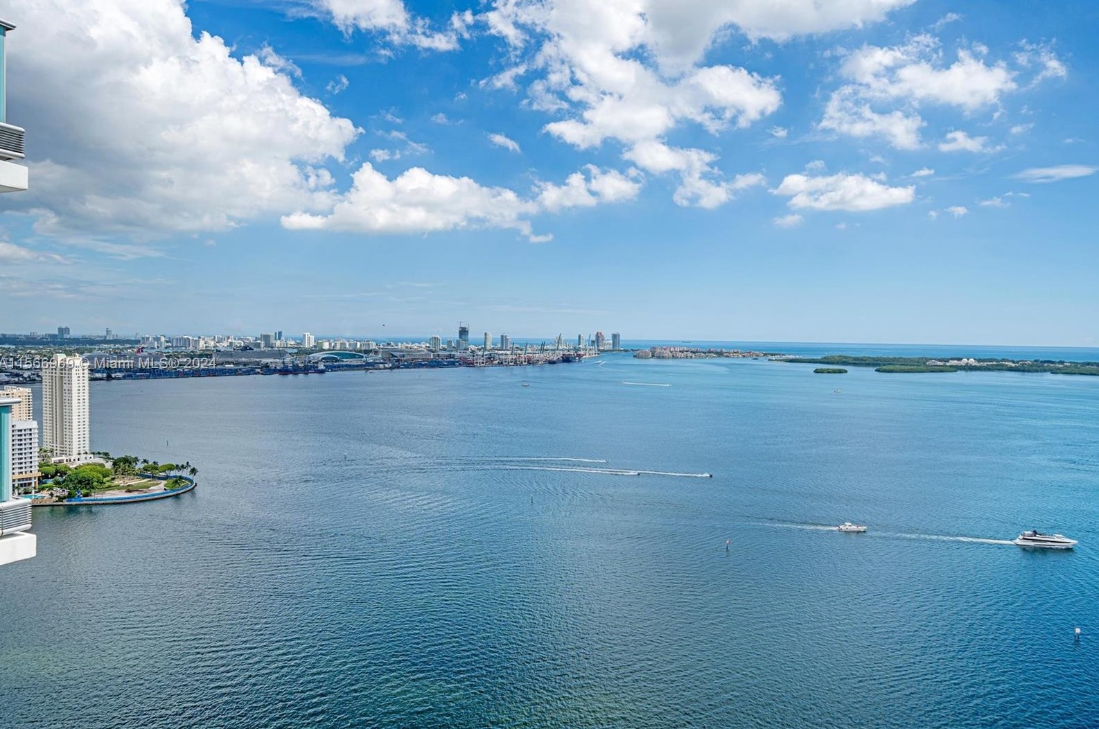 1331 Brickell Bay Dr, Miami FL  33131-3690 exterior