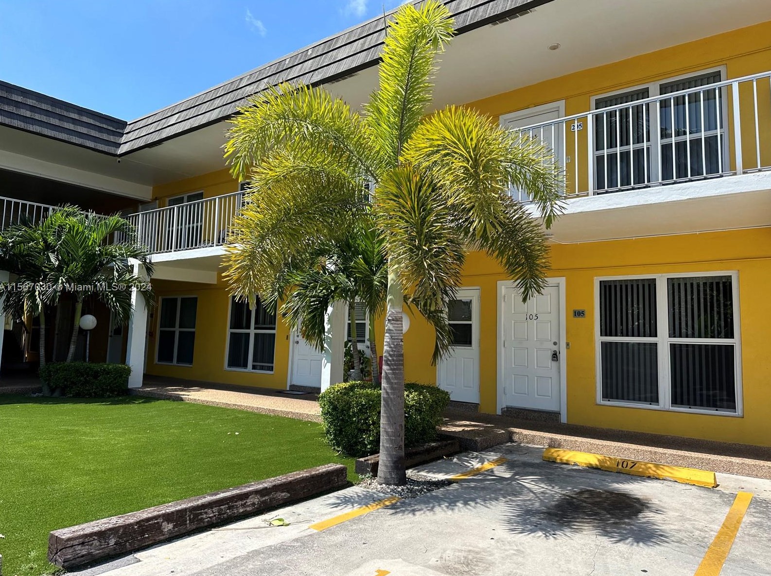 2822 Van Buren St #105, Hollywood, FL 33020