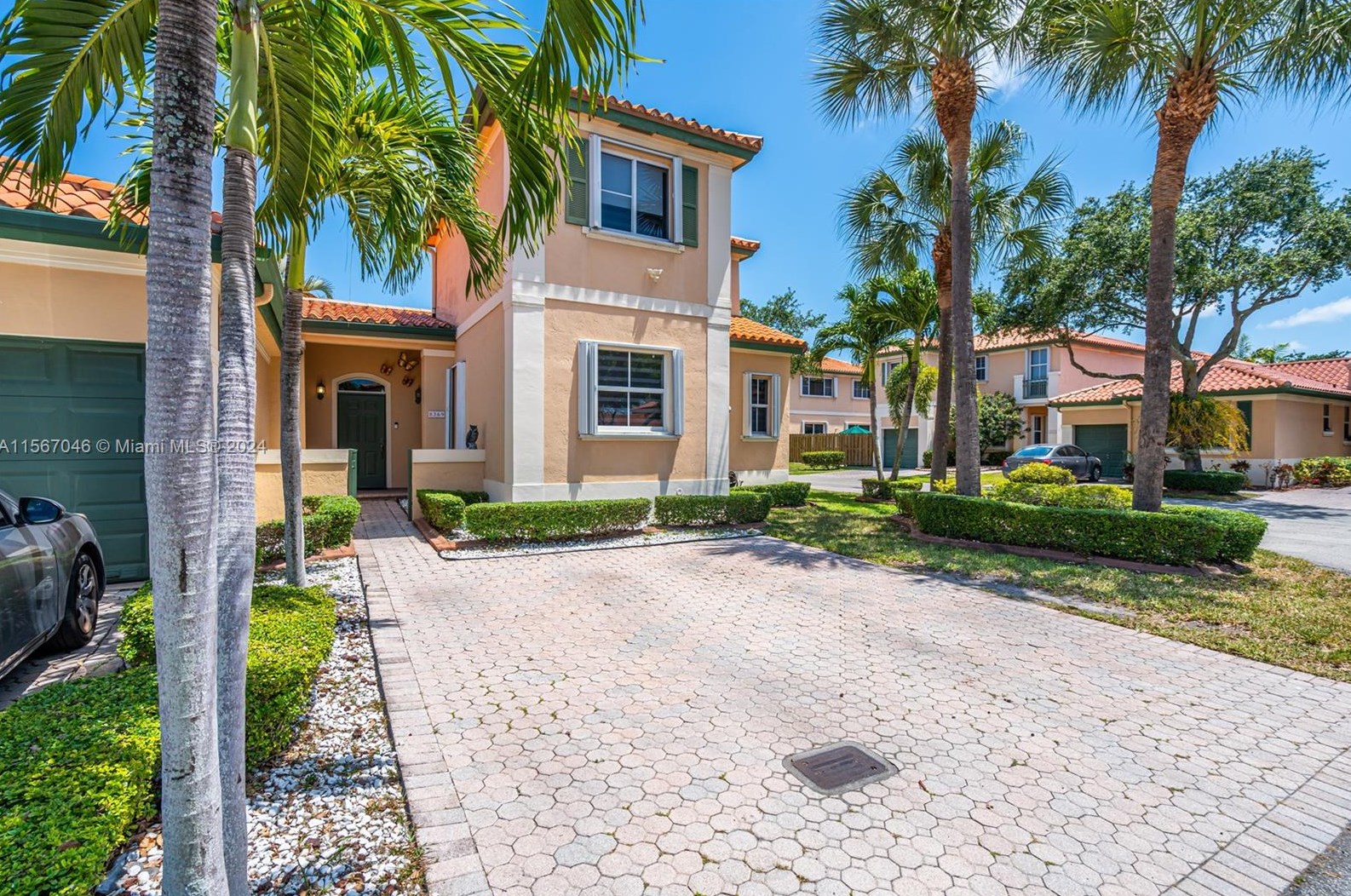 8369 Nw 143rd St, Hialeah, FL 33016