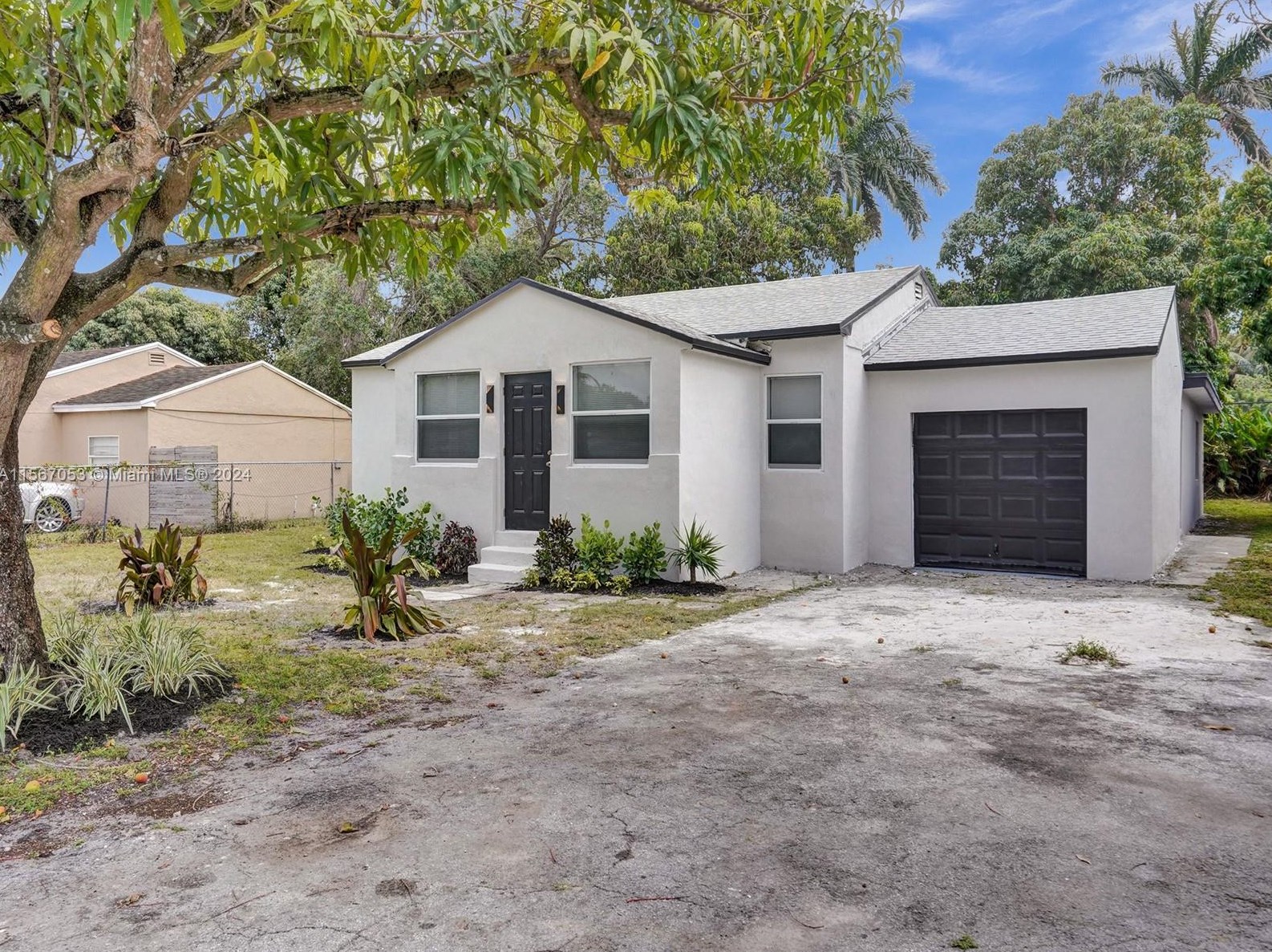 1538 102nd St, Miami, FL 33147-1863