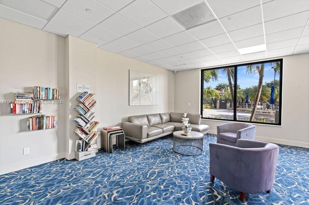 90 Edgewater Dr, Miami FL 33133-6942 exterior