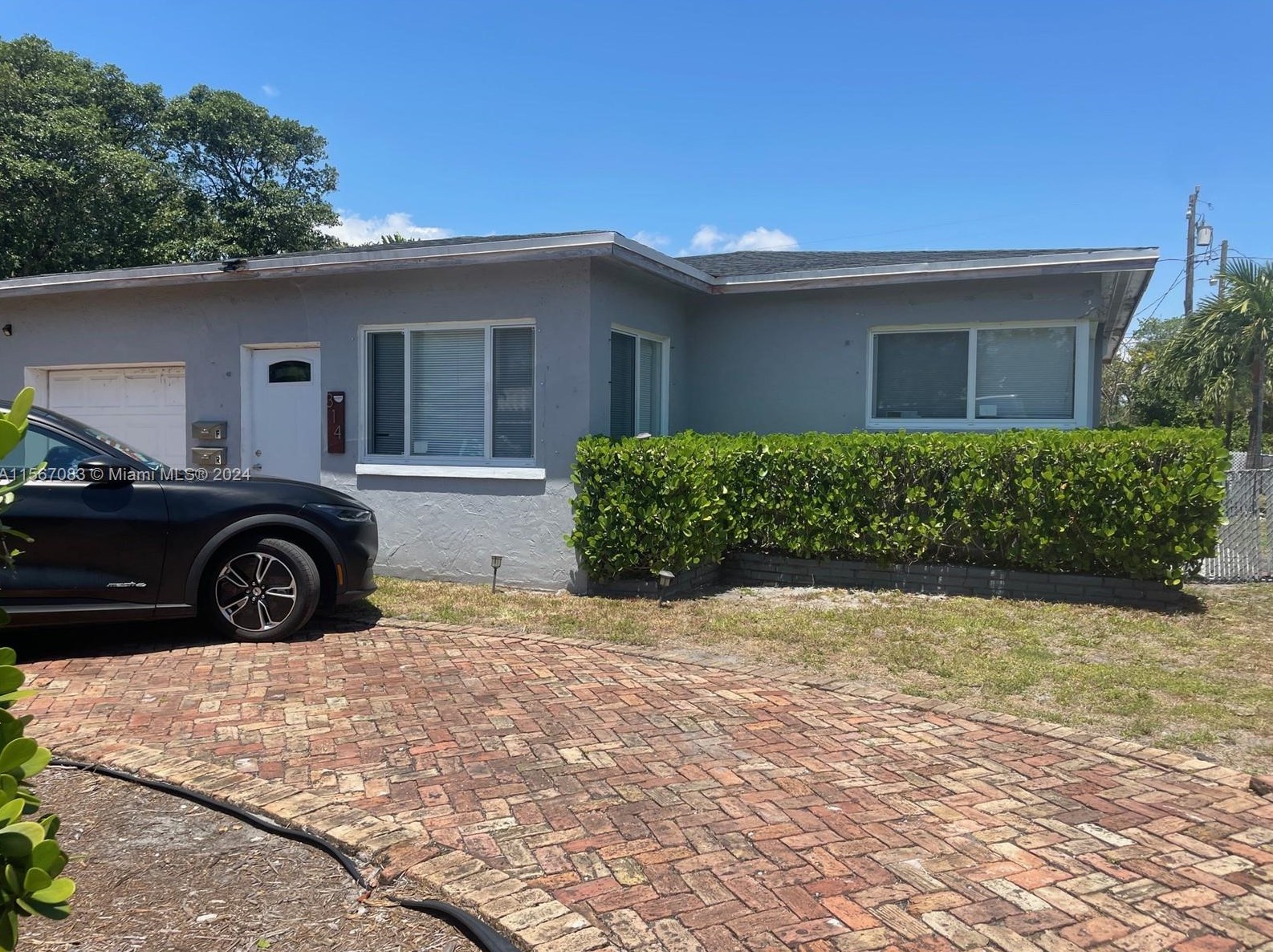 314 13th St, Dania Beach FL  33004-4235 exterior