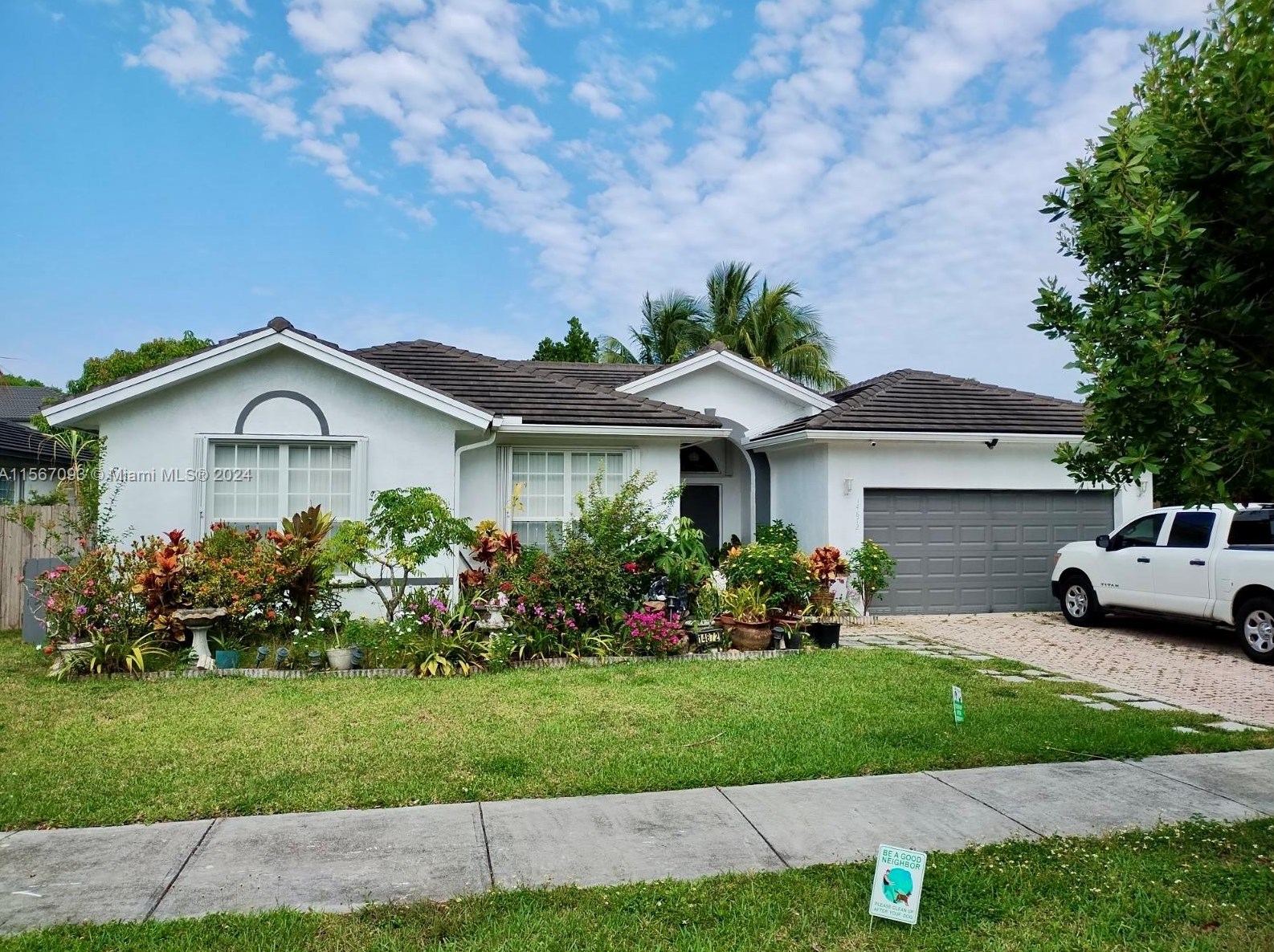 14872 158th Pl, Miami, FL 33196-5714
